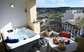 Fl 3 Ta'Lonza Luxury With Hot Tub By Homely